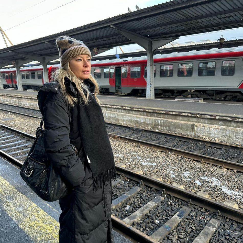 Cum au reacționat fetițele Laurei Cosoi, atunci când actrița le-a spus că este însărcinată: Au început să sară, să țipe..