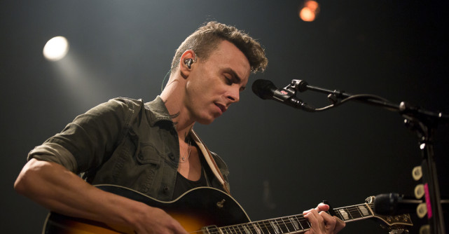 Asaf Avidan a devenit cetățean român. Artistul a depus jurământul alături de frații săi