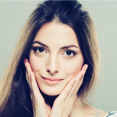 5 trucuri pentru a–ti proteja pielea fetei impotriva transpiratiei