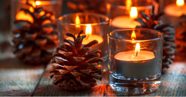 7 lumânări parfumate și aromate pentru o atmosferă magică de Crăciun