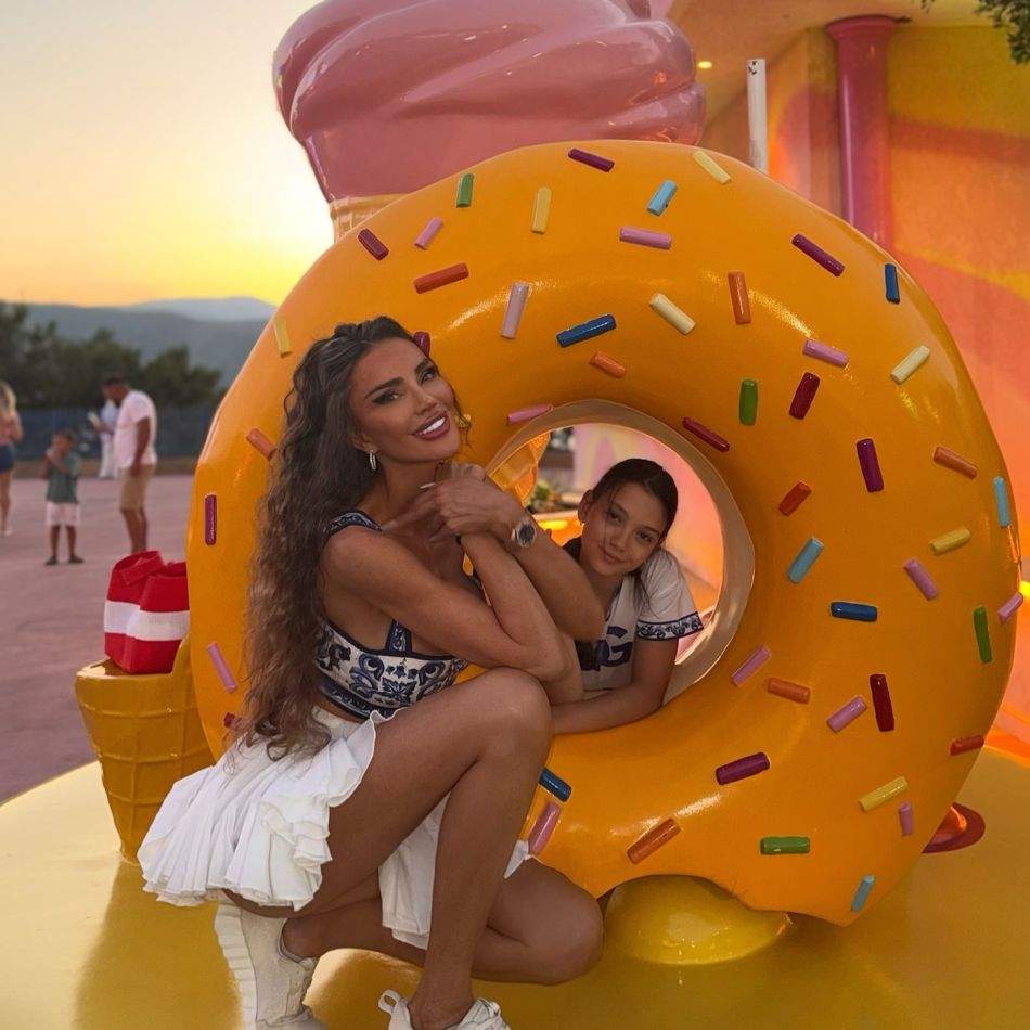 Scandal în parcarea unui mall! Bianca Drăgușanu, implicată într-un accident minor: Am văzut! Știu cine este!