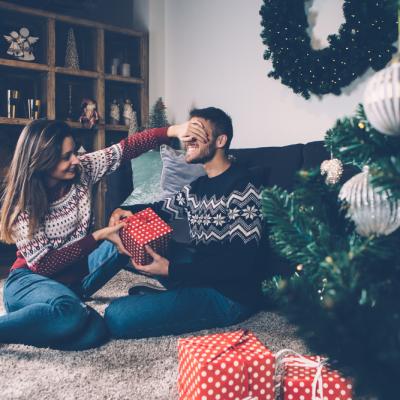 Patru surprize plăcute pe care să i le faci partenerului de Sărbători