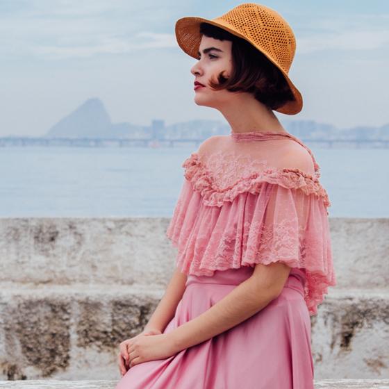 9 bluze in trendurile pentru primavara 2017 la reduceri