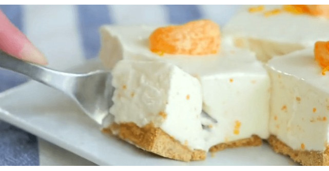 Aceasta prajitura pufoasa FARA coacere este perfecta pentru primavara si vara