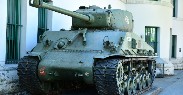 Prima reacție a bărbatului care a supraviețuit după ce un tanc rusesc a strivit mașina în care se afla