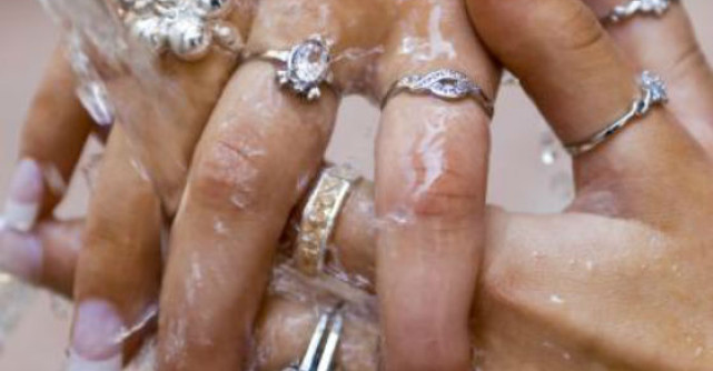 Academia de Arta a Ingrijirii - Emotii Articulate