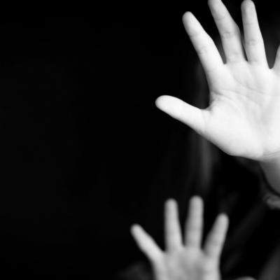 15 semne ale unui parinte toxic. Te regasesti?