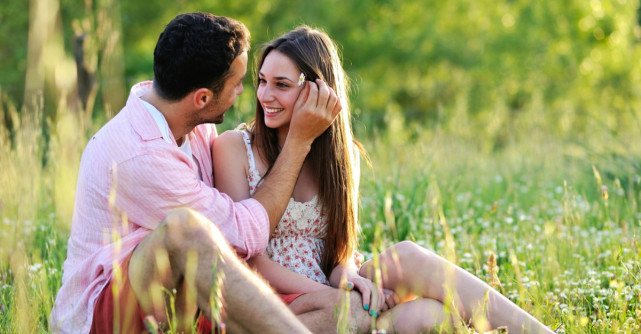 Zodii compatibile in cuplu: descopera daca astrele va tin impreuna!