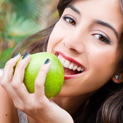 Zâmbet sănătos, natural: plante și remedii pentru îngrijirea zilnică a gurii