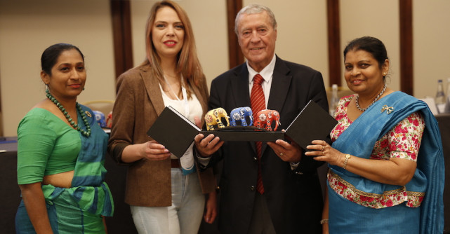 Ayubowan! Să fiți binecuvântați cu o viață lungă!