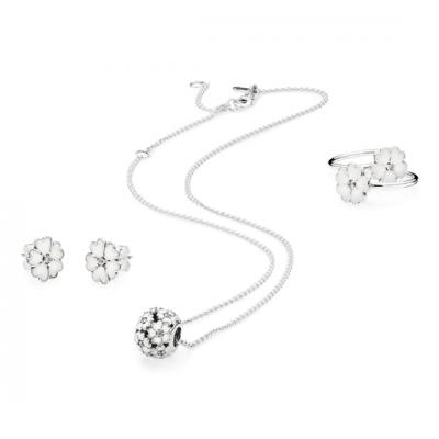 (P)Descopera magia naturii in noua colectie de primavara 2015 de la PANDORA