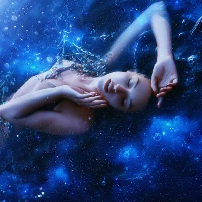 Ce tip de iubită ești în funcție de zodie: De la romantică la misterioasă