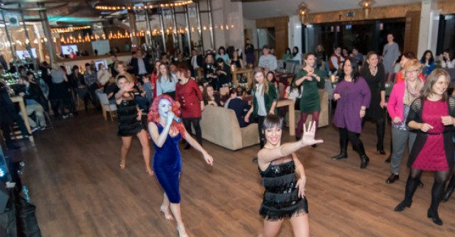 Zambet mai alb cu pana la 8 nuante, in 20 minute