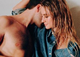 Calvin Klein lansează campania de Ziua Îndrăgostiților „Our Calvins” cu actorii Grace Van Patten și Jackson White