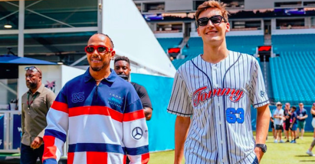 Piloții din echipa Formula 1 Mercedes-AMG Petronas au introdus publicului  colecția Tommy x Mercedes-AMG F1 x Awake NY 