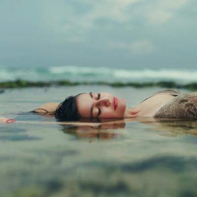 7 Mantre care să te ajute să dai drumul la lucrurile pe care nu le poți controla