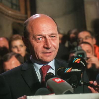 Decizie CCR: Traian Băsescu își va recăpăta privilegiile anulate precum vila de protocol și protecția SPP