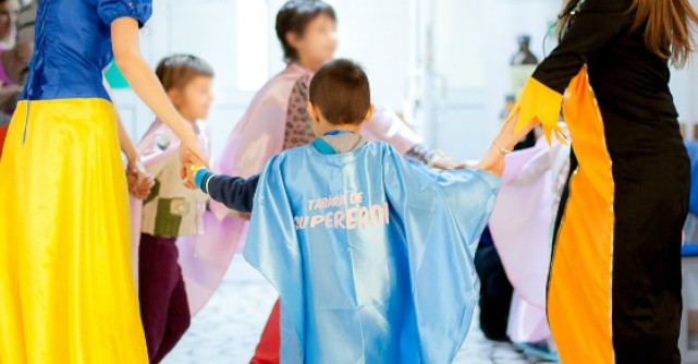 Ziua Halatelor Colorate: GSK Consumer Healthcare coloreaza halatele medicilor 