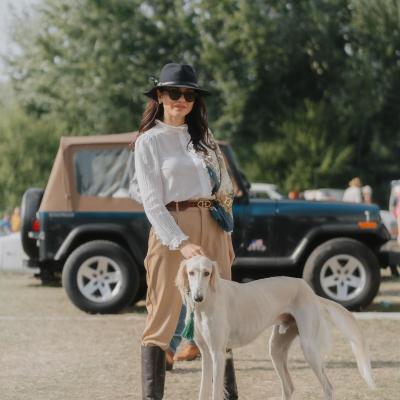 Cum să te îmbraci la Karpatia Horse Show cu stil și confort