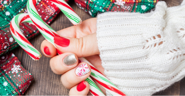 Unghii de Craciun: Care sunt tendintele lui 2022 si ce sa cerem atunci cand mergem la manichiura!