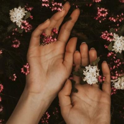 Cum să-ți protejezi și îngrijești mâinile pe timp de iarnă