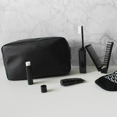 7 genți de cosmetice cu inspirație de vacanță