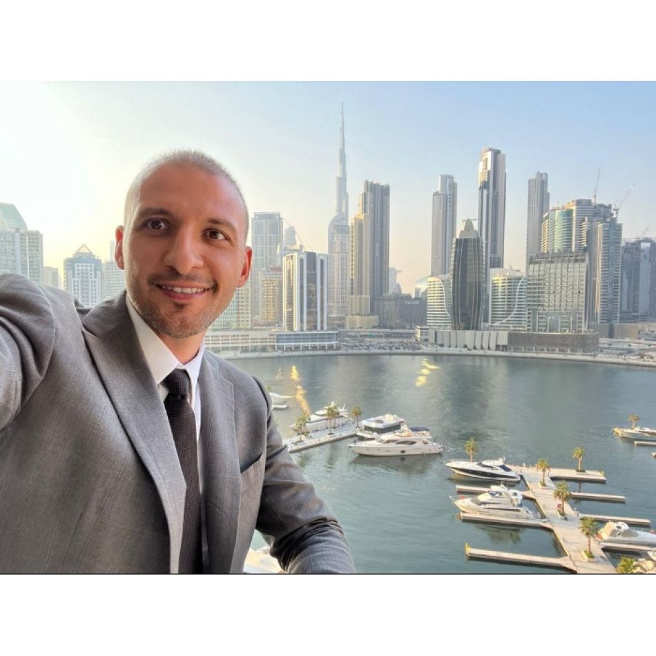 Ștefan Mandachi, imagine emoționantă cu doi refugiați ucraineni: Așa arată dragostea, fie că e război sau pace