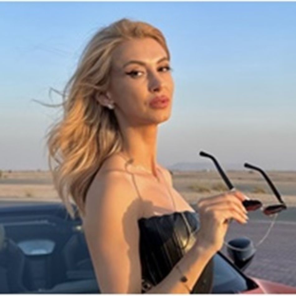 Andreea Bălan a plecat din România, după Victor Cornea: În sfârșit îl îmbrățișez și-l pup pe iubitul meu...