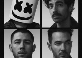 Marshmello și Jonas Brothers lansează piesa 'Slow Motion'