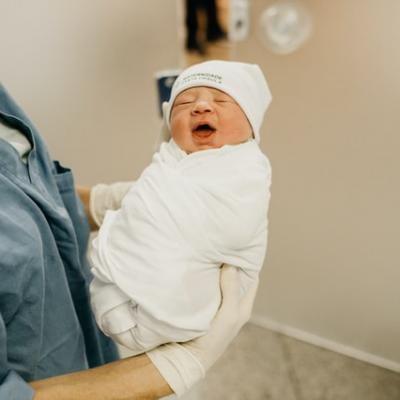 Ce se întâmplă în primele zile de viață ale nou-născutului