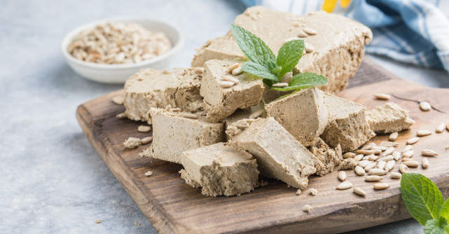 Halva de casă: Rețetă simplă și rapidă pentru un desert natural plin de savoare