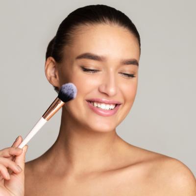 Realizează un machiaj impecabil cu ajutorul acestor 4 pensule!