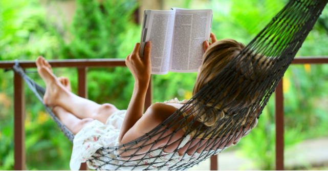 5 idei de relaxare la tine acasă când nu poți să călătorești