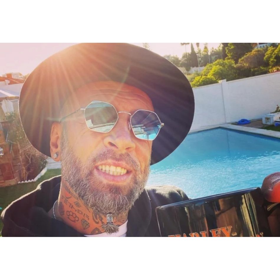 CRBL s-a mutat în România. Ce planuri are artistul pentru viitorul apropiat? Bagajele încă îi dau de furcă!