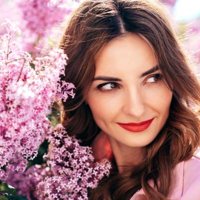 Sunt căsătorită și îmi place să mă uit după bărbați