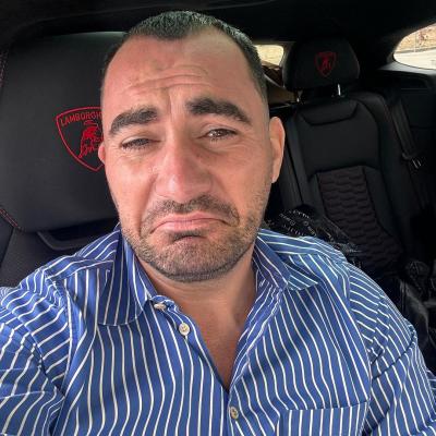 Pescobar a rămas fără permis și își caută șofer personal. Oferă un salariu de mii de euro: Hai să vă văd...