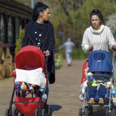 Ai nevoie de cărucior sau scaun auto pentru copil? Iată cum faci o alegere potrivită!