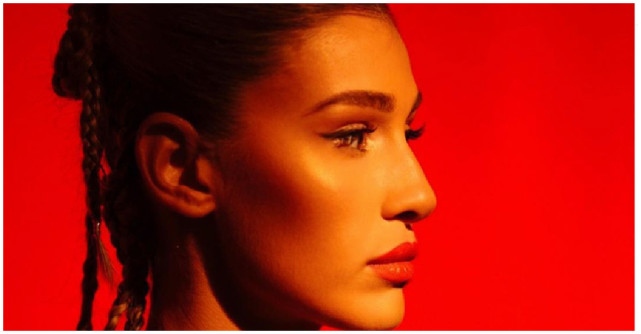 Alina Eremia lansează piesa Să fii fericit exclusiv în variantă acustică