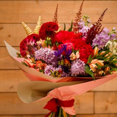 Baiatul cu Flori pentru fiecare moment special, pentru fiecare om drag 