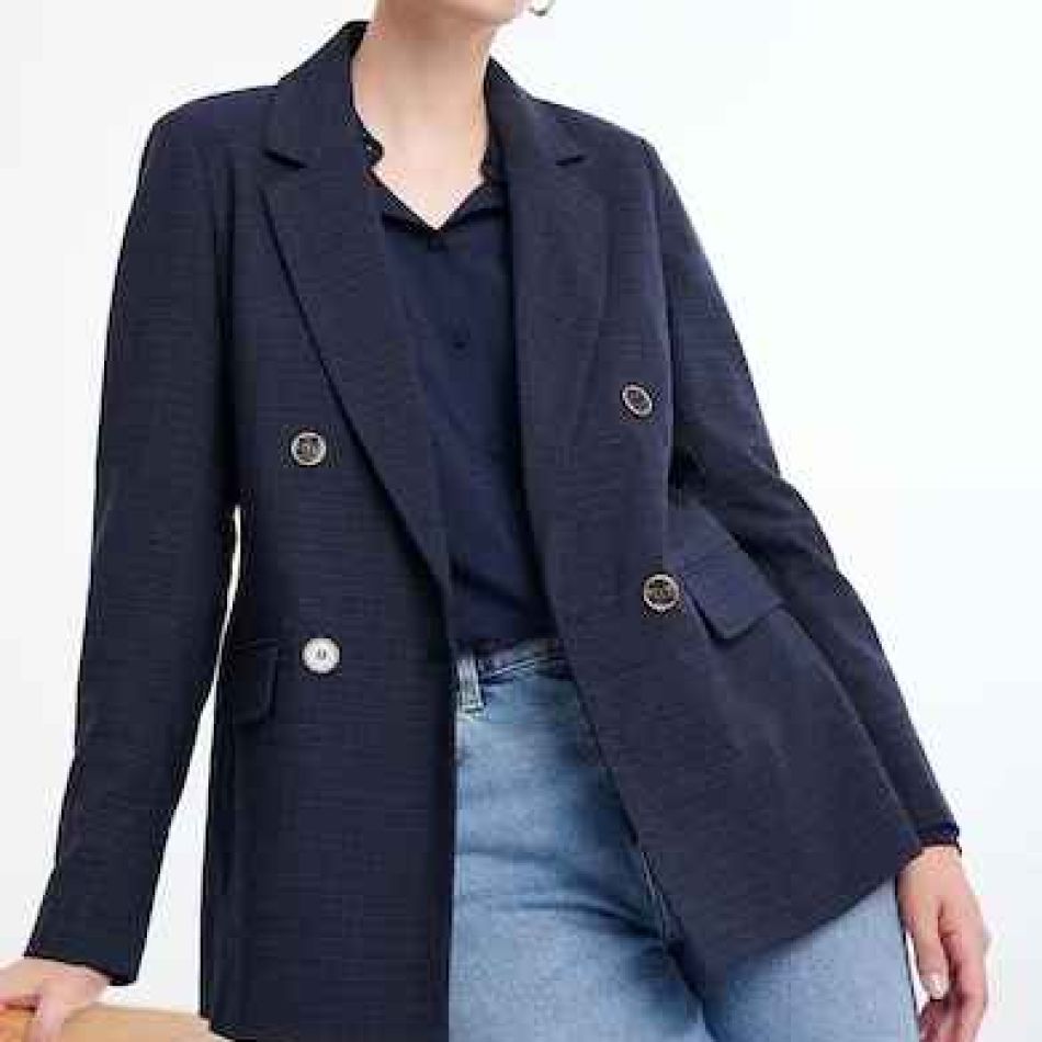 Bleumarin este NOUL negru! 20 de piese vestimentare pentru garderoba ta