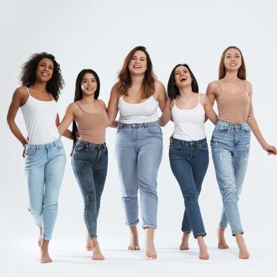 Denimul perfect: Cum să alegi cei mai potriviți blugi în funcție de siluetă 