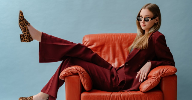 Merlot și Plum: Cum introducem culorile toamnei 2024 în garderobă și machiaj