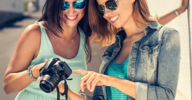 TOP 10 motive pentru care ar trebui sa calatoresti doar cu sora ta cel putin o data in viata