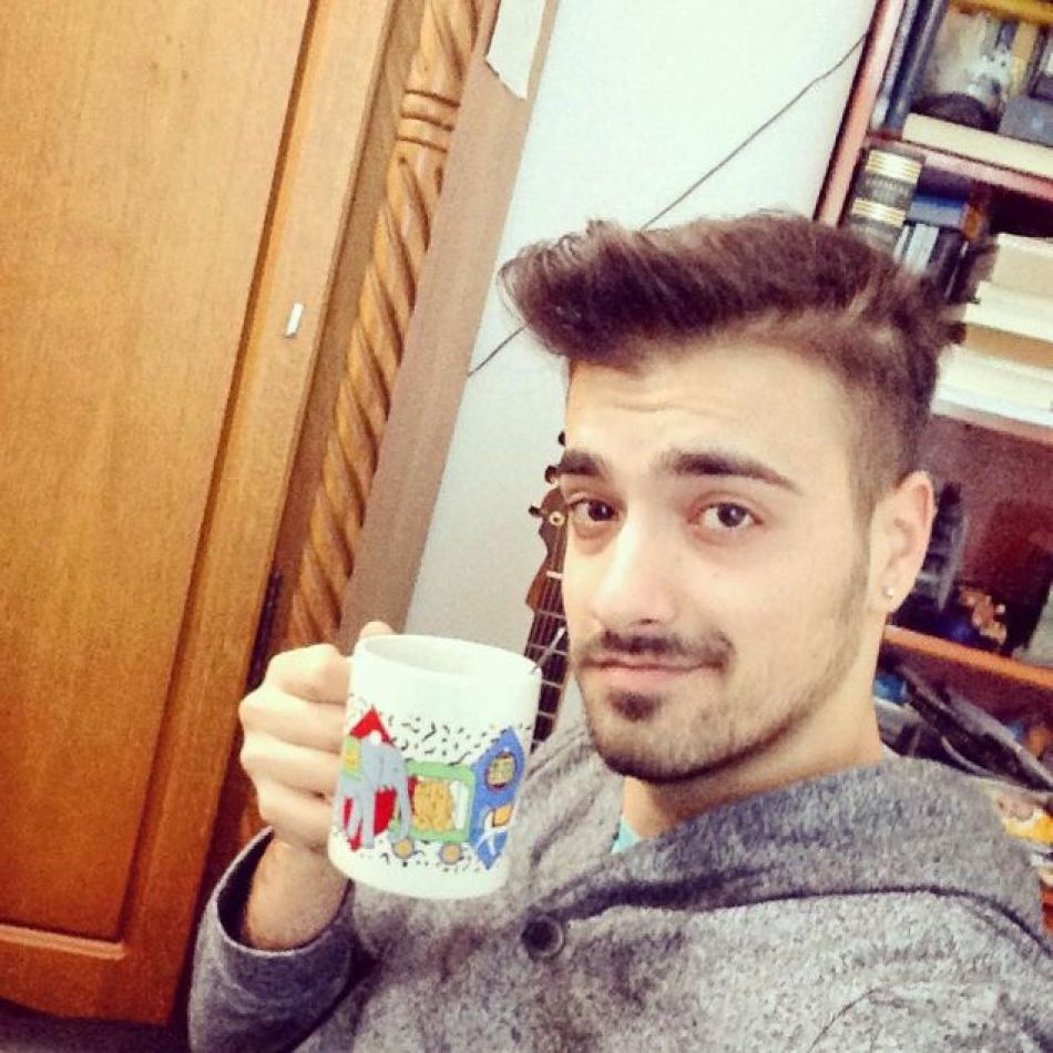 Liviu Teodorescu, gestul care i-a adus un zâmbet unui copil grav bolnav. Artistul a venit cu chitara în salonul de la spital