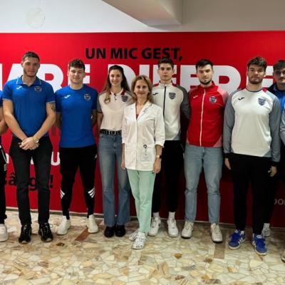 Sportivii lotului de tineret al Federației Române de Canotaj au donat sânge pentru a salva vieți