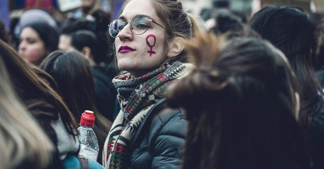 25 noiembrie: Ziua Internaţională pentru Eliminarea Violenţei asupra Femeilor