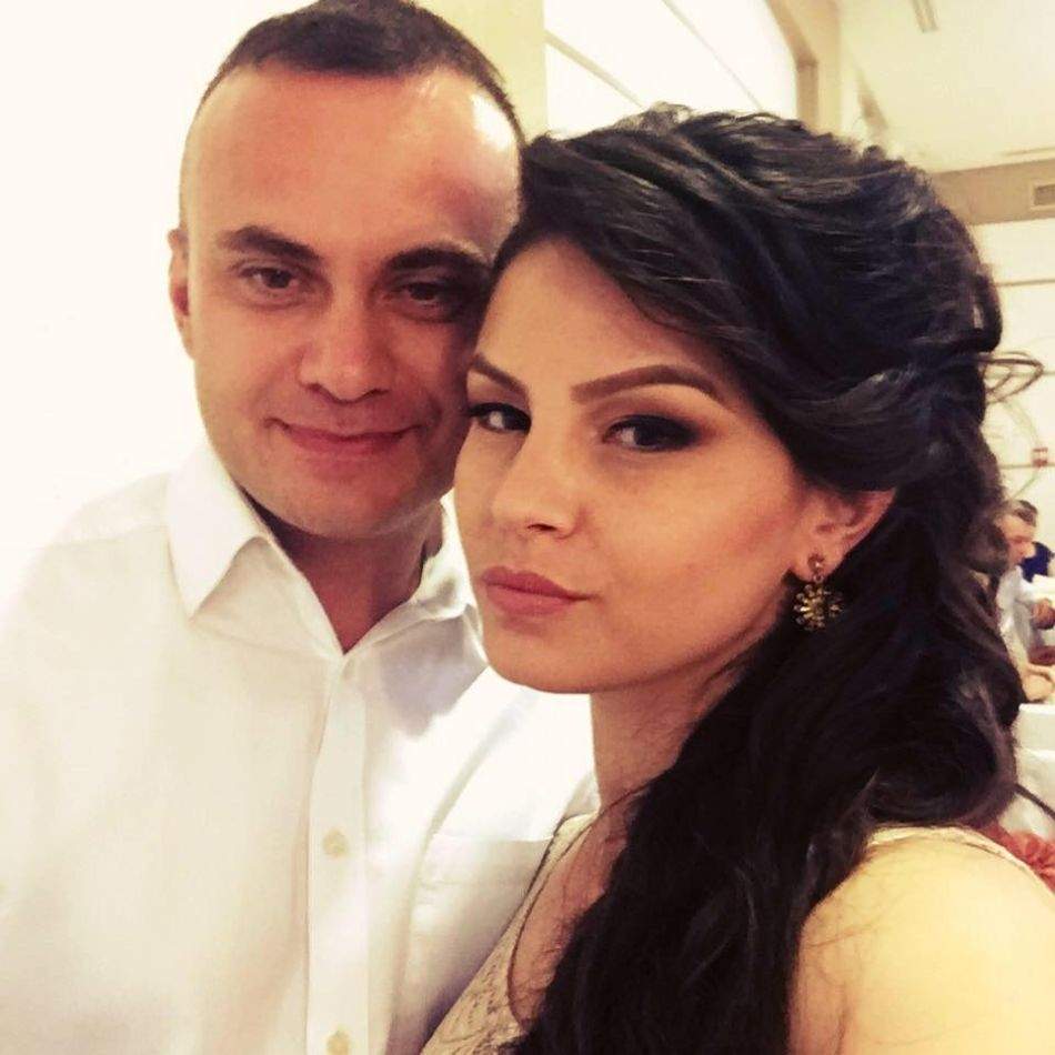 Pe doctorul Adrian Marinescu îl cunoaște toată lumea, însă puțini știu cum arată soția sa! Iubita lui este cu 17 ani mai tânără!