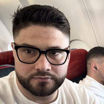 Alin Alexuc de la Asia Express s-a logodit cu iubita lui de 12 ani: „Mi-a fost mereu alături”