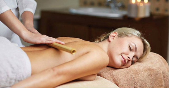 Elimină excesul de apă din organism și celulita cu ajutorul masajului cu bambus la 4 mâini