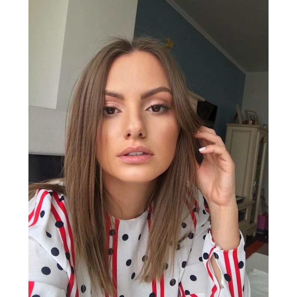 Pe ce a cheltuit Alexandra Stan primii bani câștigați? Puține vedete ar face una ca asta!
